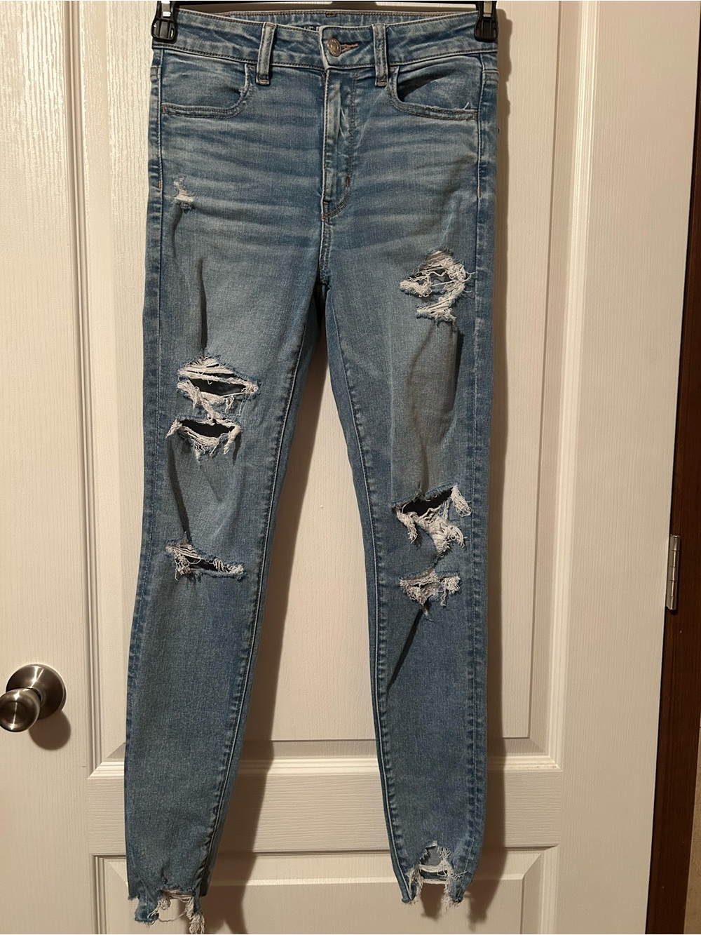 American Eagle Outfitters Super High Rise Jegging Next Level Stretch Distressed